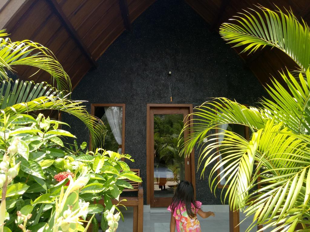Отель Rose Bungalow Pemenang Экстерьер фото