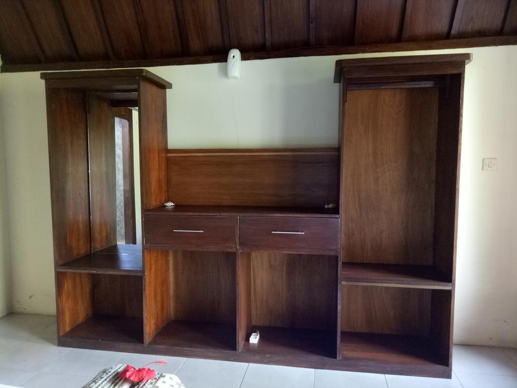 Отель Rose Bungalow Pemenang Экстерьер фото
