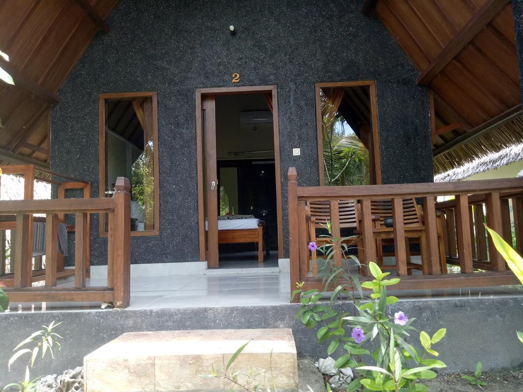 Отель Rose Bungalow Pemenang Экстерьер фото